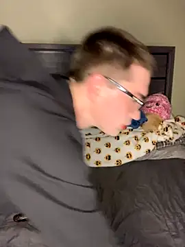 Snapshot of YourFavTwinkie chatting on 11/05/25, 07:33 YourFavTwinkie online show from 11/05/25, 07:33