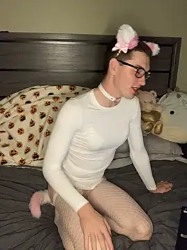 Snapshot of YourFavTwinkie chatting on 11/09/25, 05:55 YourFavTwinkie online show from 11/09/25, 05:55