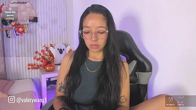 Valery wang online show from 10/22/25, 11:53