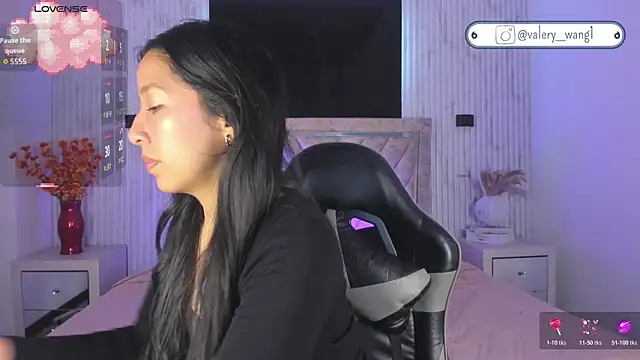 Valery wang online show from 11/11/25, 12:00