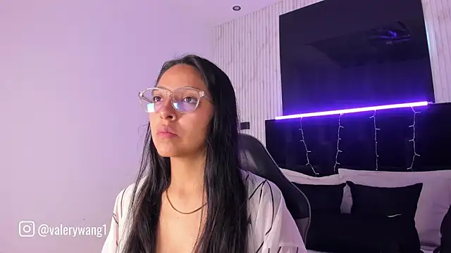 Valery wang online show from 09/11/25, 11:54