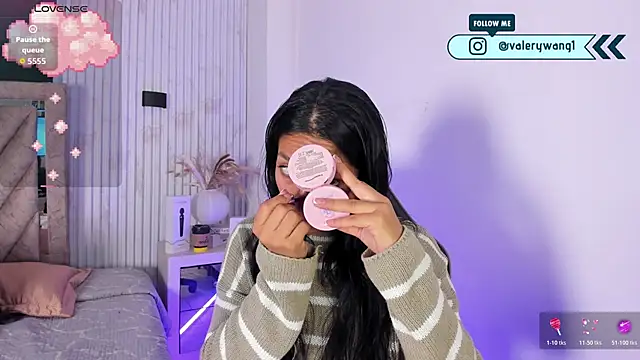 Valery wang online show from 11/29/25, 11:54