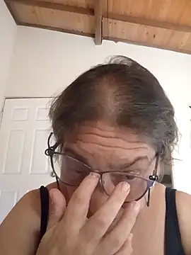 florecita69 online show from 10/28/25, 02:27