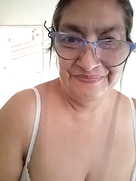 florecita69 online show from 10/26/25, 02:28