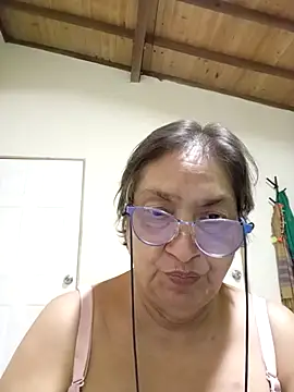 florecita69 online show from 10/15/25, 02:21