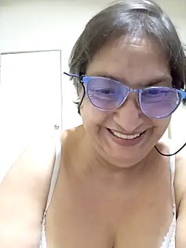 florecita69 online show from 10/25/25, 11:49