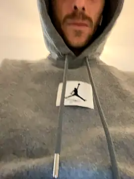 Snapshot of dann1111 chatting on 10/19/25, 09:45 dann1111 online show from 10/19/25, 09:45