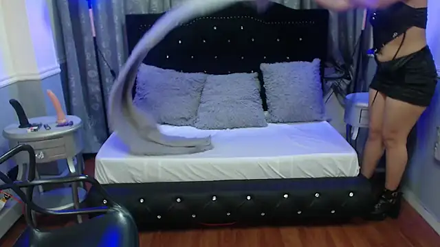 Snapshot of Mayaa_ross chatting on 02/27/25, 02:14 Mayaa ross online show from 02/27/25, 02:14