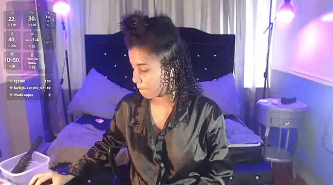 Snapshot of Mayaa_ross chatting on 03/02/25, 08:35 Mayaa ross online show from 03/02/25, 08:35