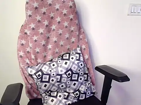 CUTE princess 143 online show from 11/30/25, 05:14