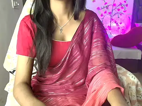 Snapshot of CUTE_princess_143 chatting on 04/15/26, 01:04 CUTE princess 143 online show from 04/15/26, 01:04