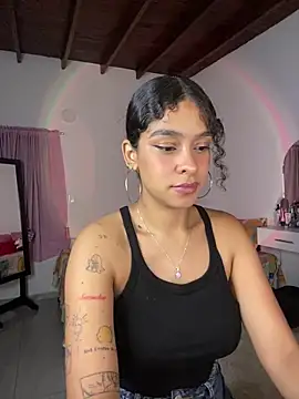 Snapshot of Arteatenea__ chatting on 02/20/25, 05:33 Arteatenea online show from 02/20/25, 05:33