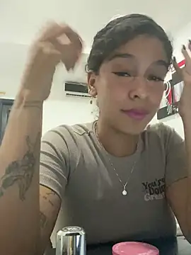 Snapshot of Arteatenea__ chatting on 01/04/25, 06:30 Arteatenea online show from 01/04/25, 06:30