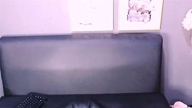 Snapshot of Littleindianmilf chatting on 02/21/25, 08:18 Littleindianmilf online show from 02/21/25, 08:18