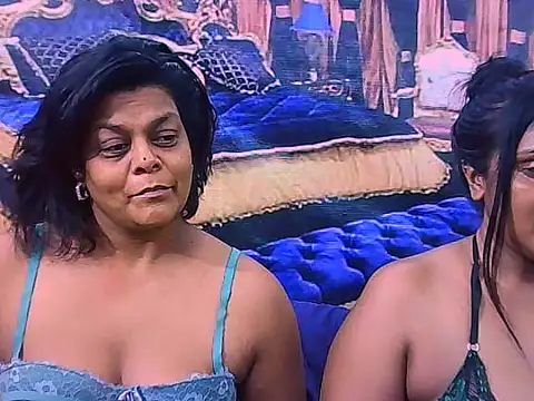 indianCherryPie online show from 11/28/25, 10:10