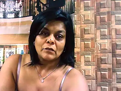 Snapshot of indianCherryPie chatting on 10/06/25, 05:41 indianCherryPie online show from 10/06/25, 05:41