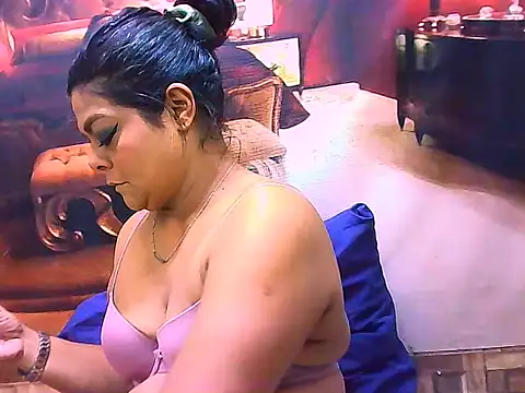 Snapshot of indianCherryPie chatting on 06/19/26, 06:14 indianCherryPie online show from 06/19/26, 06:14