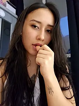 Snapshot of Selena_blake chatting on 12/17/25, 11:10 Selena blake online show from 12/17/25, 11:10