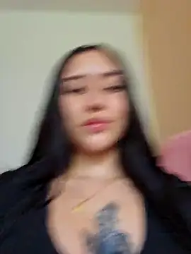 Snapshot of Selena_blake chatting on 03/22/25, 05:41 Selena blake online show from 03/22/25, 05:41