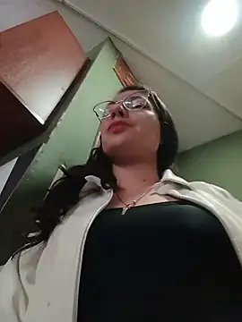 Snapshot of VALERY-03_ chatting on 05/15/26, 04:05 VALERY-03 online show from 05/15/26, 04:05