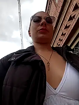 Snapshot of VALERY-03_ chatting on 05/21/26, 04:26 VALERY-03 online show from 05/21/26, 04:26