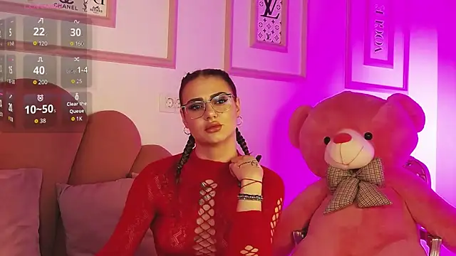 Snapshot of Abby__White chatting on 02/17/26, 05:54 Abby White online show from 02/17/26, 05:54