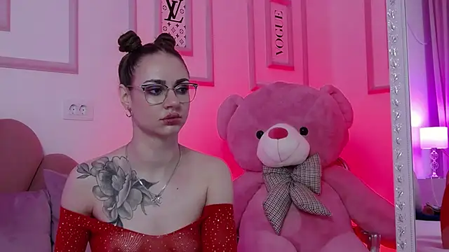 Abby  White online show from 03/18/25, 05:12