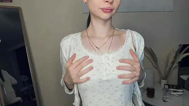 MaryJacksoon online show from 11/25/25, 07:41