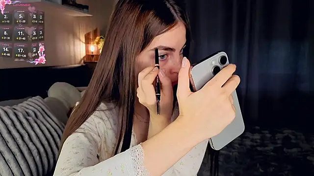 MaryJacksoon online show from 10/19/25, 07:55