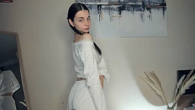 MaryJacksoon online show from 12/16/25, 07:34