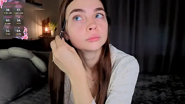 MaryJacksoon online show from 10/20/25, 07:42