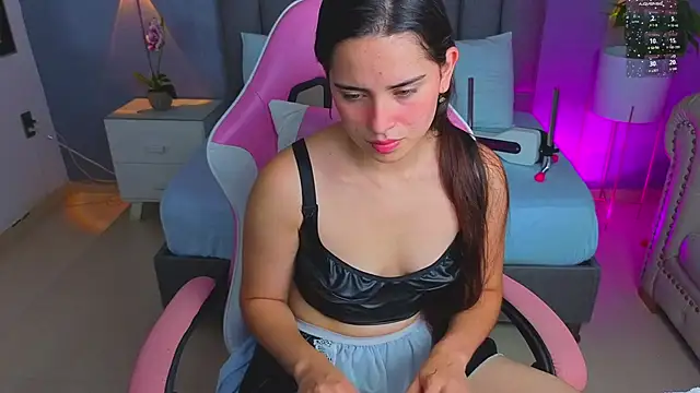 Snapshot of angelica_dymond chatting on 11/14/25, 12:31 angelica dymond online show from 11/14/25, 12:31