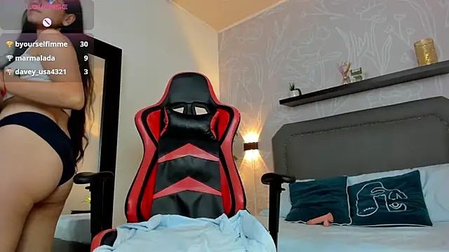 Snapshot of angelica_dymond chatting on 03/21/25, 03:13 angelica dymond online show from 03/21/25, 03:13