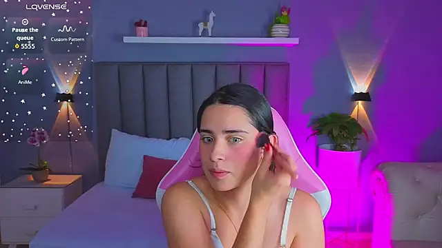 Snapshot of angelica_dymond chatting on 11/27/25, 12:05 angelica dymond online show from 11/27/25, 12:05