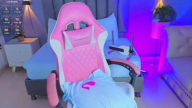 Snapshot of angelica_dymond chatting on 11/11/25, 12:22 angelica dymond online show from 11/11/25, 12:22