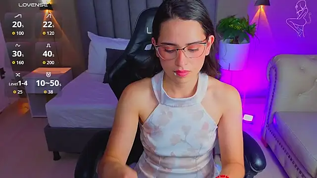 Snapshot of angelica_dymond chatting on 06/19/26, 07:30 angelica dymond online show from 06/19/26, 07:30