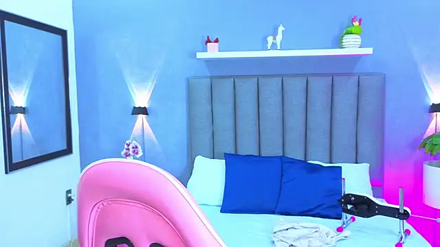 Snapshot of angelica_dymond chatting on 10/07/25, 12:17 angelica dymond online show from 10/07/25, 12:17