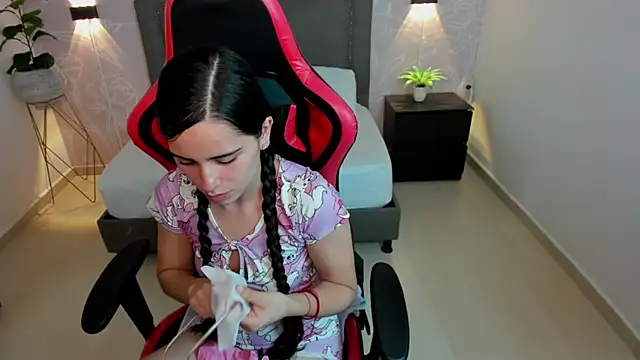 Snapshot of angelica_dymond chatting on 03/12/25, 12:15 angelica dymond online show from 03/12/25, 12:15