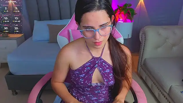 Snapshot of angelica_dymond chatting on 11/08/25, 07:06 angelica dymond online show from 11/08/25, 07:06