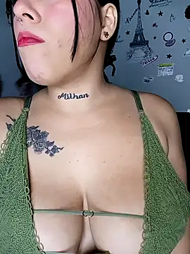 Snapshot of BigTits_Kitty chatting on 10/10/25, 06:58 BigTits Kitty online show from 10/10/25, 06:58