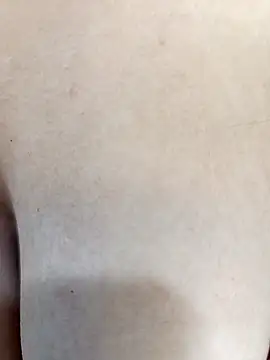 Snapshot of BigTits_Kitty chatting on 10/16/25, 06:43 BigTits Kitty online show from 10/16/25, 06:43