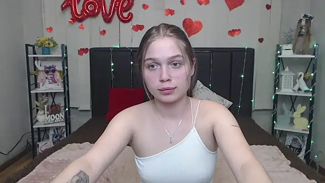 LaraPika online show from 05/11/26, 02:56