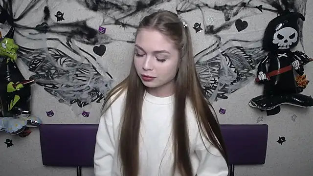 LaraPika online show from 10/25/25, 05:02