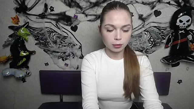 LaraPika online show from 11/09/25, 06:01