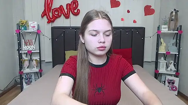 Snapshot of LaraPika chatting on 03/20/25, 12:00 LaraPika online show from 03/20/25, 12:00
