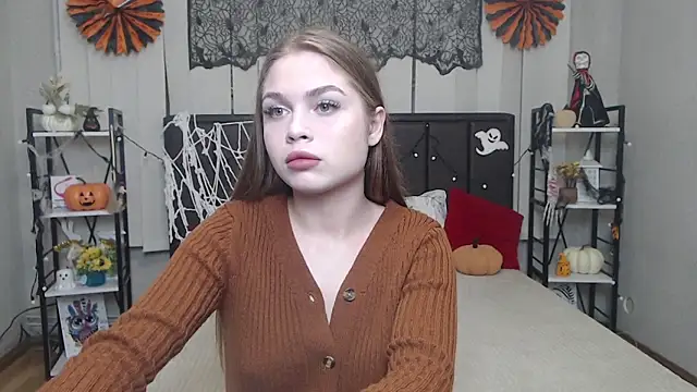 LaraPika online show from 10/27/25, 05:58