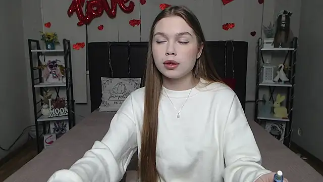 LaraPika online show from 02/18/26, 06:11