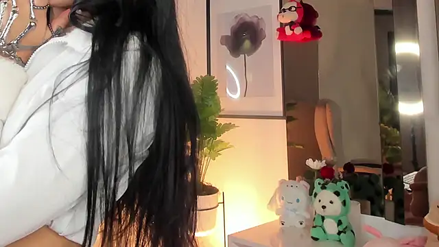 Snapshot of Kitty_Eliffe chatting on 09/19/25, 10:58 Kitty Eliffe online show from 09/19/25, 10:58