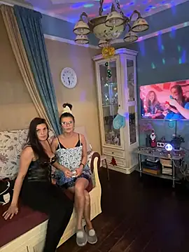 EricaAndPenelopa online show from 12/07/24, 02:36