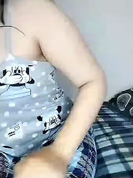 Snapshot of Tota_Khan chatting on 02/04/25, 10:00 Tota Khan online show from 02/04/25, 10:00
